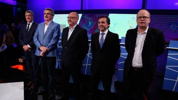 Las discusiones siguieron hasta en el momento de la foto final.