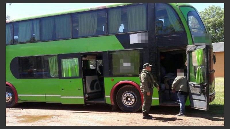 El micro que manejaba el hombre arrestado.