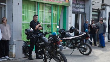 Una mujer vio al hombre y llamó al 911.