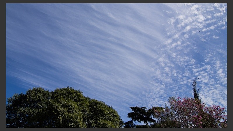 Sábado de sol, pero con nubes en avanzada. 