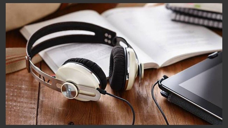 Un estudio demostró que estudiar con música tranquila mejora el rendimiento en matemática.