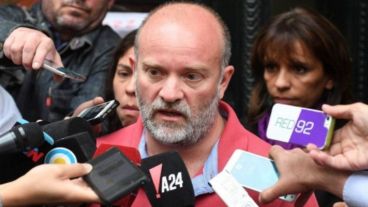 Sergio Maldonado, hermano de Santiago, al salir de la morgue judicial.