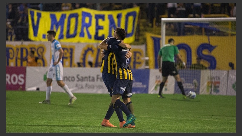 Los pibes de Central festejaron la obtención de la Copa Santa Fe. (Alan Monzón/Rosario3.com)