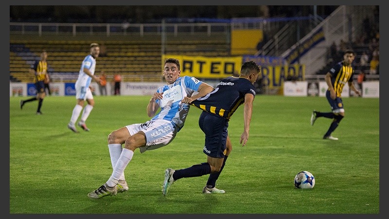 Partido intenso donde hubo expulsiones y cuatro goles.