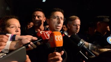 El juez Lleral brindó una conferencia luego de la autopsia.