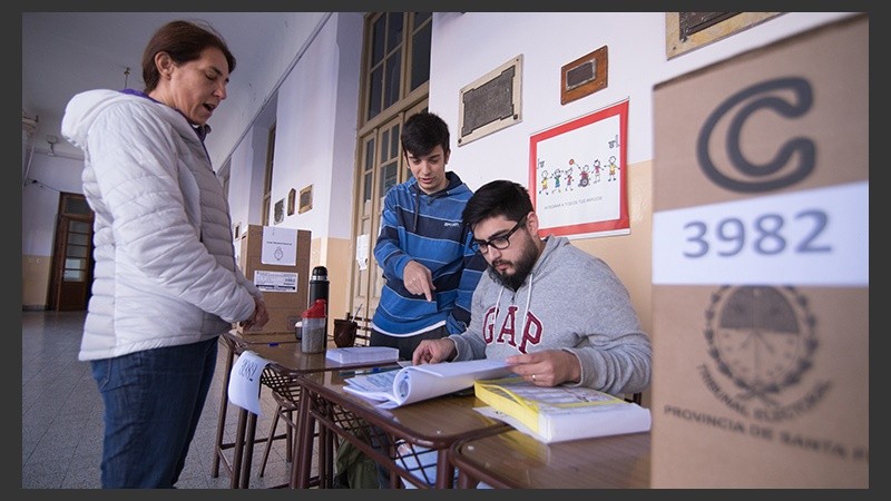 Instantáneas de la jornada de votación.