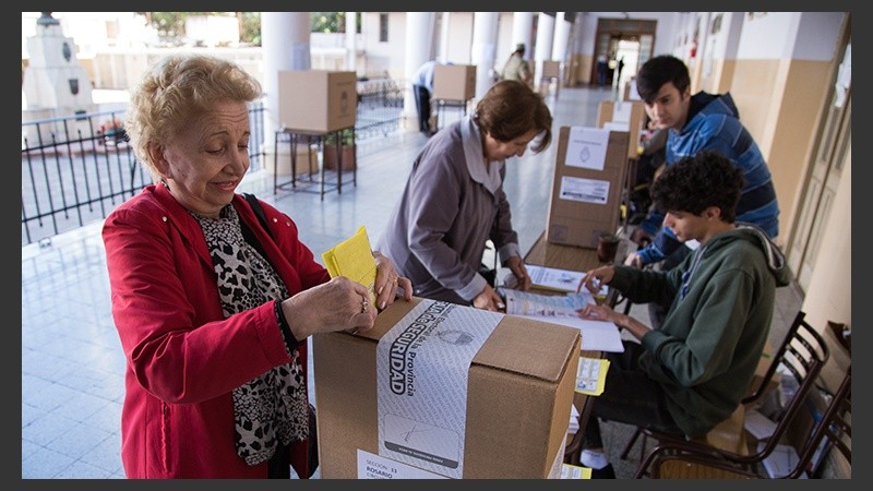 Instantáneas de la jornada de votación.
