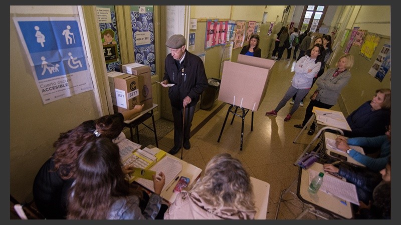 Instantáneas de la jornada de votación.