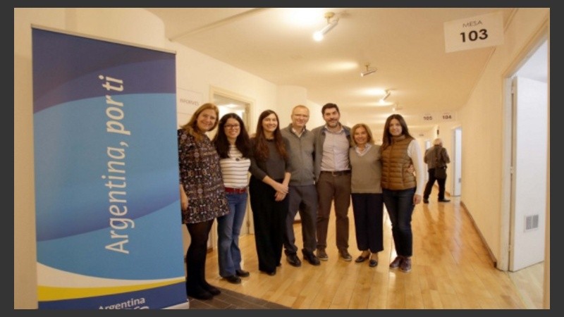 Así se vivieron las elecciones legislativas en la Embajada Argentina en Madrid.