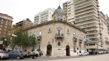 El edil Miatello pidió datos al Palacio de los Leones.