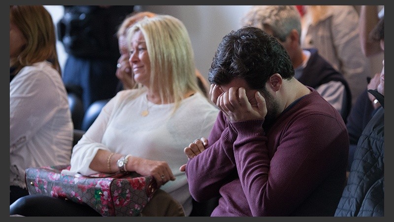 Dolor y festejo en la sala de Tribunales por parte de los familiares de la víctima.