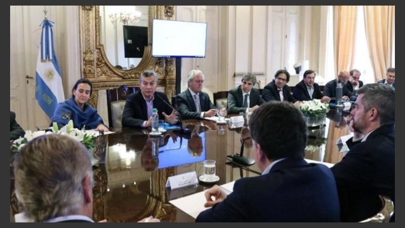 El mandatario hizo el anuncio en un almuerzo con gobernadores de Cambiemos y funcionarios de su gobierno.