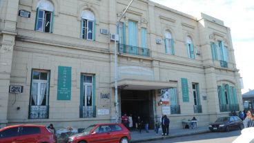 El hombre murió en el hospital Cullen.