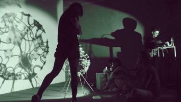 EspacioLab es un programa focalizado en la investigación y producción a partir del entrecruzamiento entre arte, ciencia y tecnología.