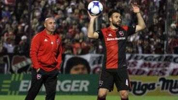 San Román, clave para Newell's en defensa y en ataque.