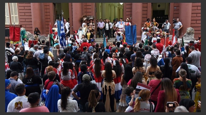 La intendenta recibió a las delegaciones extranjeras.