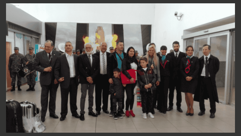 Se festejó la llegada del pasajero 600 mil, con banda militar y todo.