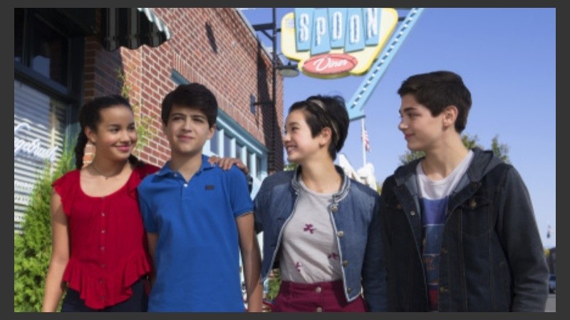 Los protagonistas de la serie de Disney Andi Mack.