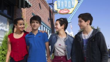 Los protagonistas de la serie de Disney Andi Mack.