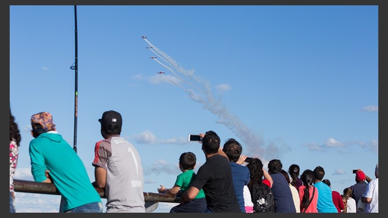 Postales del show acrobático frente al Monumento a la Bandera. (Alan Monzón/Rosario3.com)