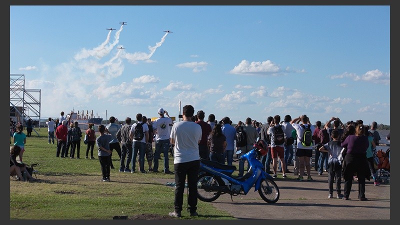 Postales del show acrobático frente al Monumento a la Bandera. (Alan Monzón/Rosario3.com)