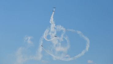 Postales del show acrobático frente al Monumento a la Bandera. (Alan Monzón/Rosario3.com)