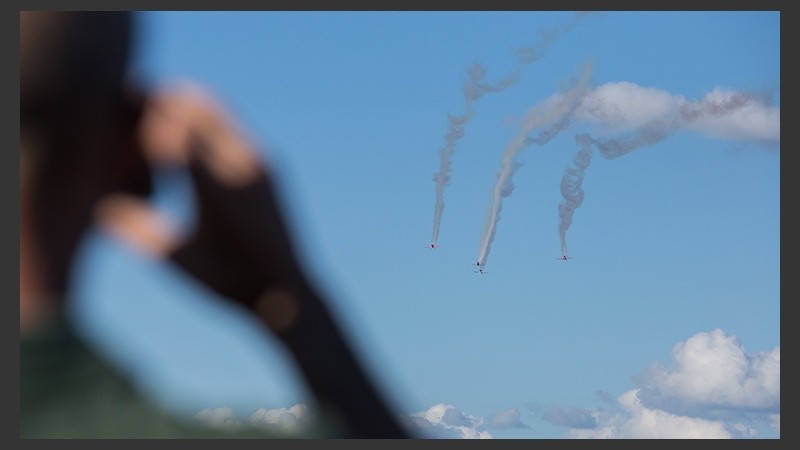 Postales del show acrobático frente al Monumento a la Bandera. (Alan Monzón/Rosario3.com)