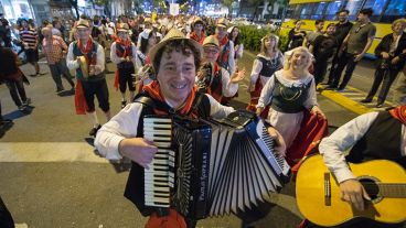 No hay fiesta sin música.