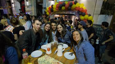 La noche estuvo perfecta para disfrutar al aire libre.