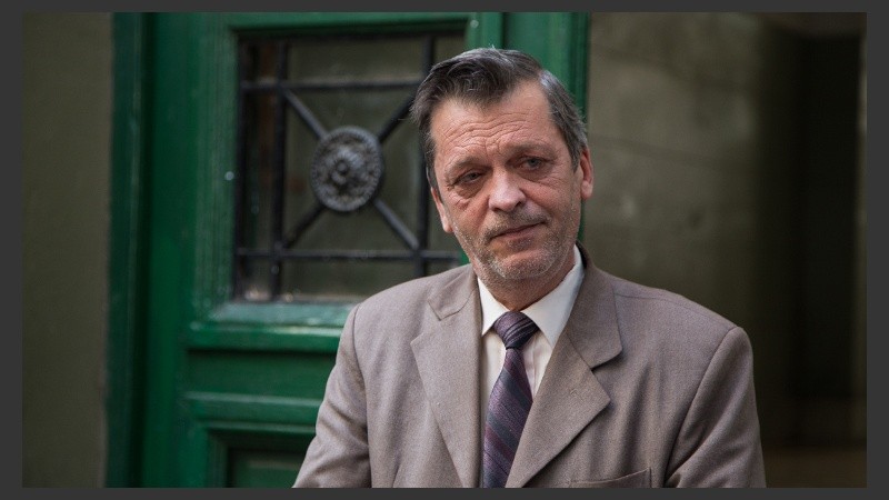 Berlot en la puerta de la escuela este miércoles.