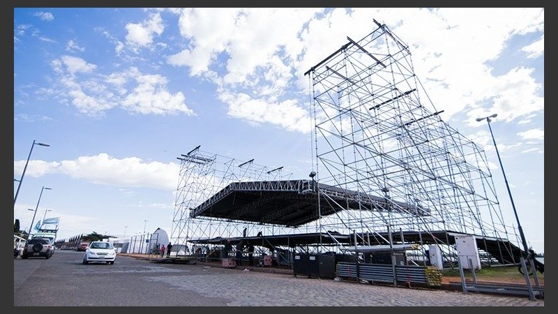 Los preparativos de Colectividades 2017 en el parque a la Bandera.