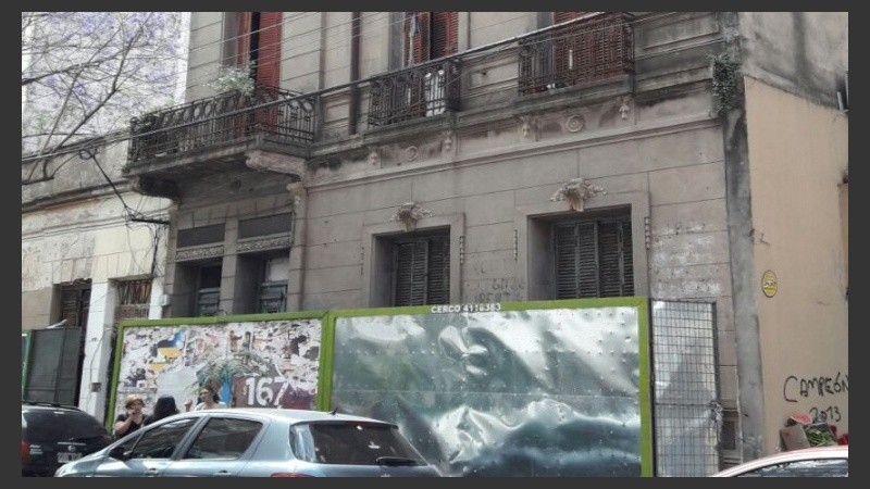 El inmueble de San Juan 536 y 538 (planta baja y planta alta) donde quedaron abandonados los animales.