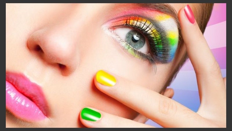 El maquillaje arty da un toque teatral al look 