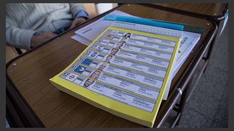 La boleta única de papel que se utiliza en Santa Fe.