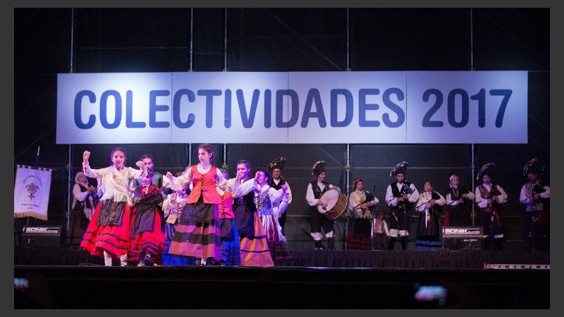 Postales del primer día de Colectividades 2017. 