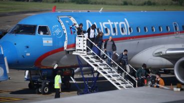 El avión en el que viajaron los familiares de las víctimas y Brajkovic.