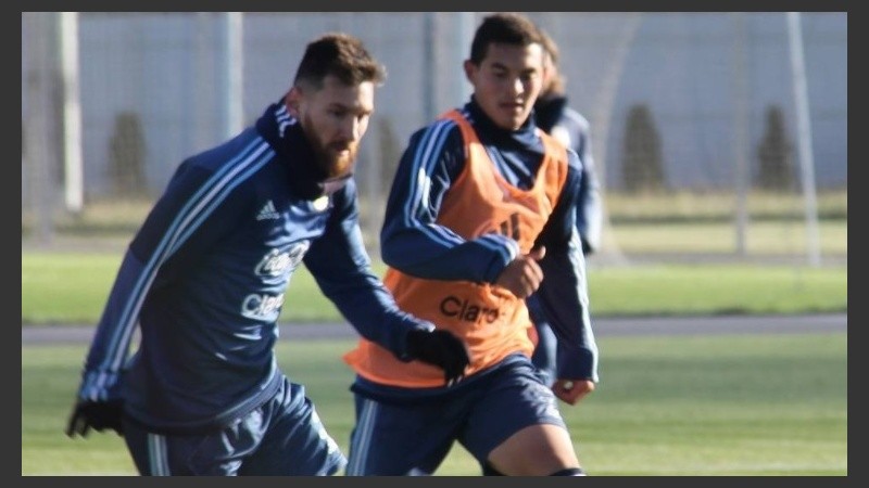 Lovera, junto a Lionel. Marche un cuadro para el living de su casa.