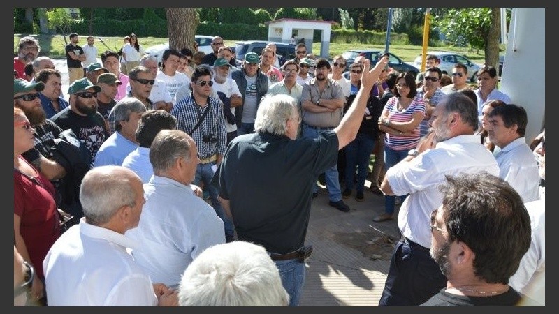 Una de las asambleas para reclamar por las fuentes laborales de Ar Zinc en 2016.