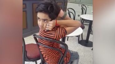 Mohamed logra ganar entre 5 y 10 dólares por cada espectáculo y espera que su inusual habilidad le permita participar en una película de Hollywood.