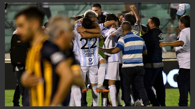 La alegría es tucumana. Lo sufre Ferrari.