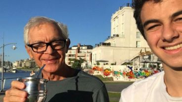 Eduardo Constantini, dueño de Nordelta, junto a su hijo.