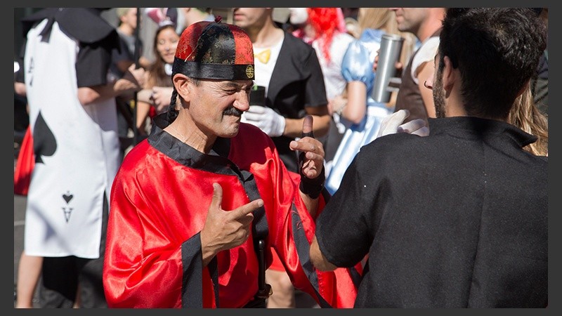 Los egresados de Odontología celebraron con buenos disfraces la finalización de la carrera.