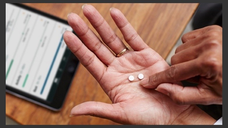 Se activa cuando llega a los jugos gástricos en el estómago.