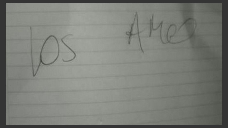 El abogado tenía consigo una carta. 