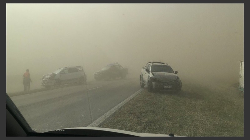 En la ruta 26s de Casilda chocaron varios autos.