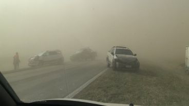 En la ruta 26s de Casilda chocaron varios autos.