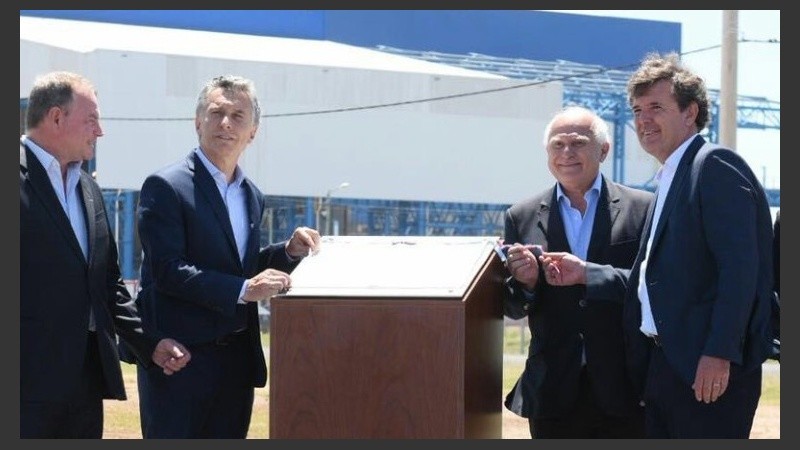 Lifschitz fijó condiciones y firmó el pacto con el gobierno de Macri.