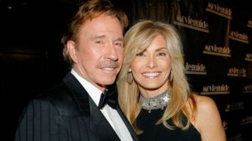 El actor Chuck Norris y su esposa Gena.
