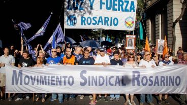 El Movimiento Sindical Rosarino organiza una de las marchas, a las 10.