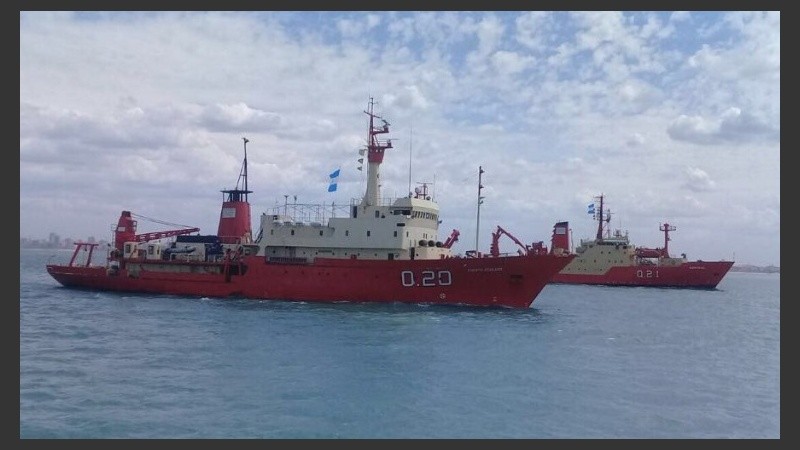 La flota científica zarpó desde el puerto de Mar del Plata.